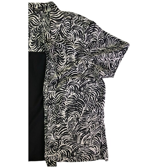 Notations Top With Attached Camisole Woman's Size 3XL Black White Geometric - Picture 11 of 11